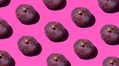 Akdeniz meyve deseni, neon pembe arka planda mor incir..