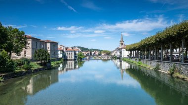Saint-Girons Fransız komünü, Arige bölgesinde, Occitanie bölgesinde.