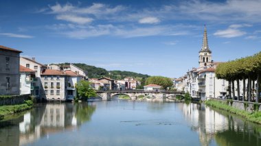 Saint-Girons Fransız komünü, Arige bölgesinde, Occitanie bölgesinde.