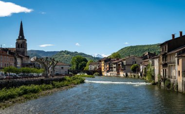 Saint-Girons, Fransa 'nın güneybatısındaki Ariege departmanında.