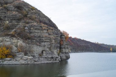 Güzel göl manzarası