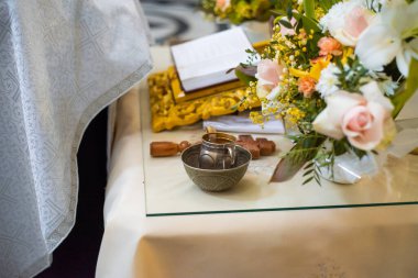 Alyans ve buket çiçek