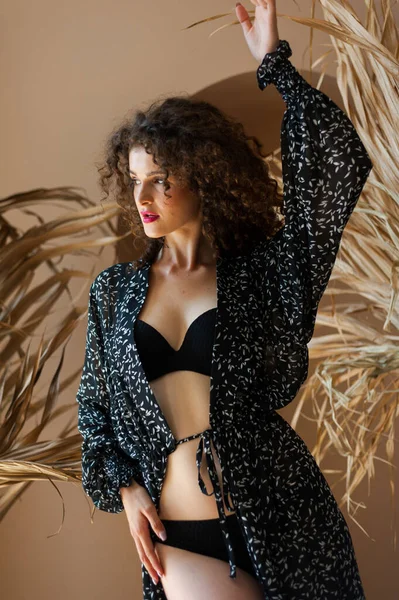 Beautiful Young Woman Long Curly Hair Black Lingerie Posing Studio — 스톡 사진