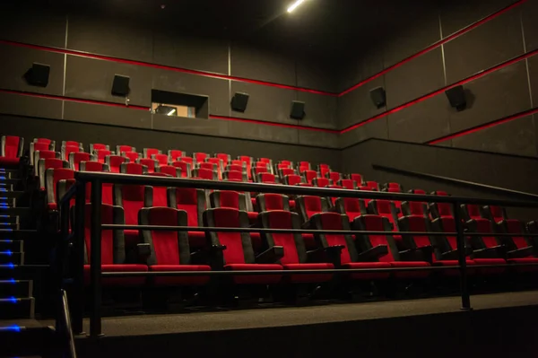 Innenraum Eines Theatersaals Mit Roten Stühlen — Stockfoto