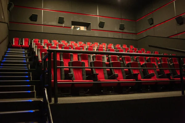 Sala Cinema Vazia Com Assentos Cadeiras Vermelhas — Fotografia de Stock