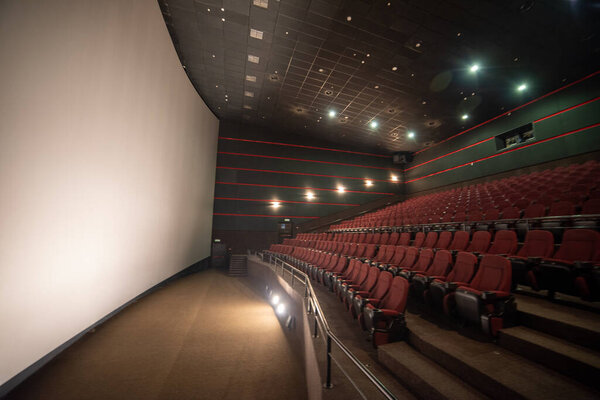 пустые места в современной комнате