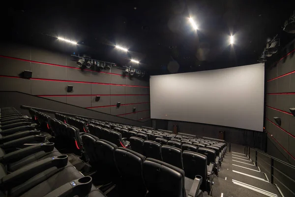 Sala Cine Vacía Con Asientos Rojos Vip Teatro —  Fotos de Stock