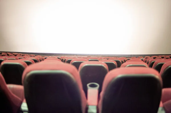 Teatro Cine Vacío Con Asientos Rojos Una Gran Ventana — Foto de Stock