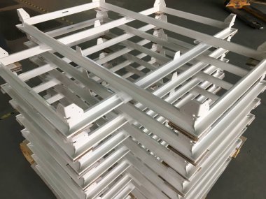 Çelik çatı yapısı. İnşaat alanı.