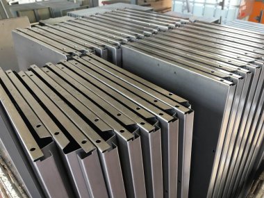 Binanın yapımı için metal profiller