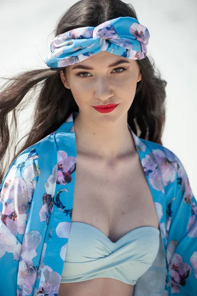 Beautiful Young Woman White Dress Sunglasses Posing Beach — Stock Photo, Image