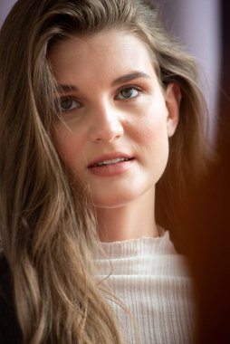 New York, 10 Eylül, 20 0 0 17: Bir model bahar / yaz / yaz boyunca New York podyumunda yürür 