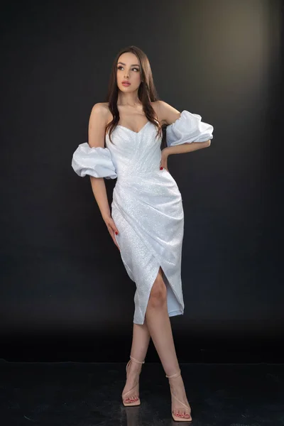 Красивая Молодая Женщина Элегантном Платье — стоковое фото