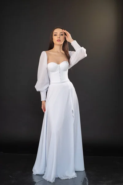 Piękna Kobieta Bieli Suknia Ślubna — Zdjęcie stockowe