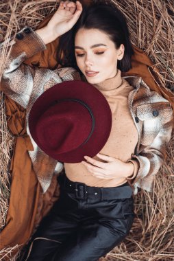 şapkalı güzel kadın 