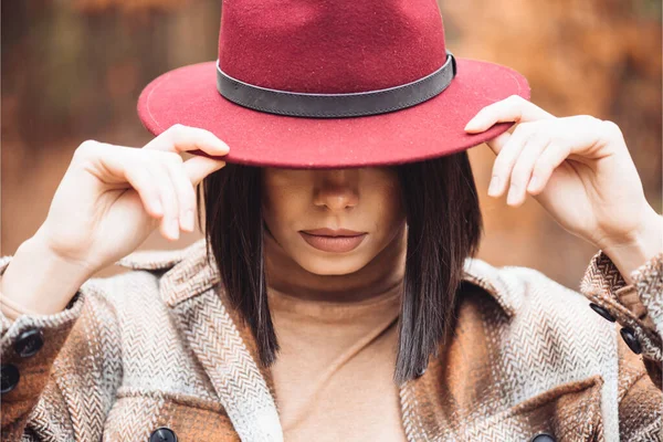 Όμορφη Γυναίκα Καπέλο — Φωτογραφία Αρχείου