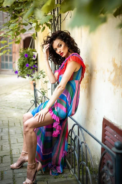 Portrait Attractive Girl Long Curly Hair Pink Dress Old City — Stock Photo, Image