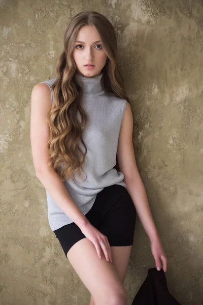 Beautiful Young Woman Stylish Black Clothes Posing Gray Wall Background — Stock Photo, Image