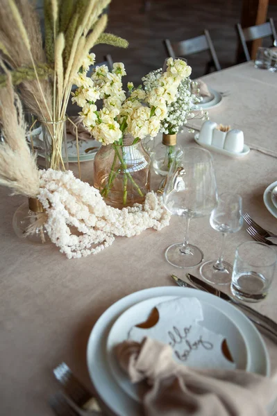 Beautiful Table Setting Flowers Cutlery Wooden Table Wedding Dinner — Stock Photo, Image
