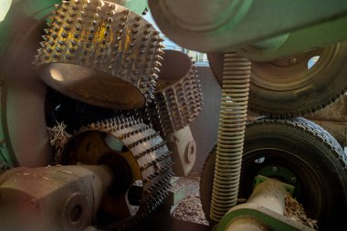 Endüstriyel makineler, metal ve sanayi ekipmanları,
