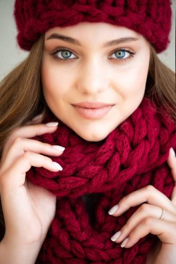 kadın örgü şapka