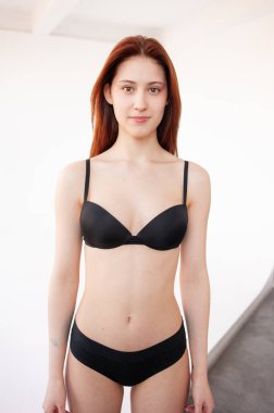 siyah sütyen güzel kadın