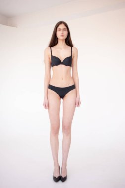 Kadın. Stüdyo fotoğrafı. Model ajansı için fotoğraf çekimi