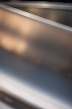 Metal çubuğun bulanık arkaplanı.