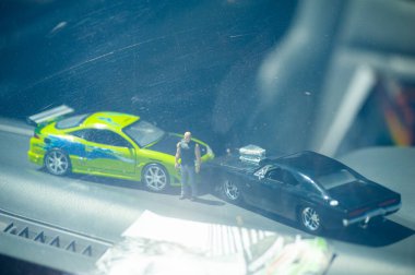 Lviv, Ukrayna - 07.07.2024: PopKorn Otomobil Festivali 3.0. Araba akortları ve duruş festivali. Alçaktan giden arabalar.