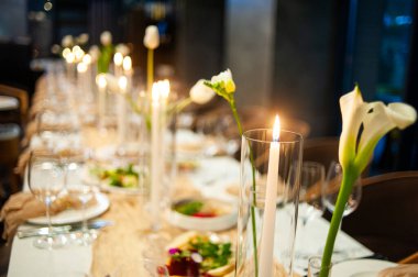 Başka bir parti için düğün yemeği takımı..