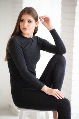 siyah elbise güzel kadın