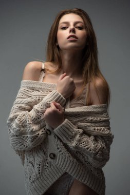 örme kazak kız güzel