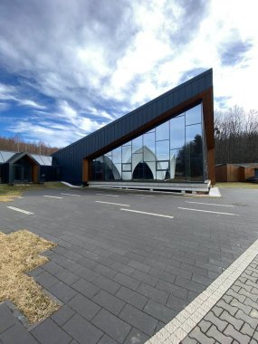 Şehrin modern binası