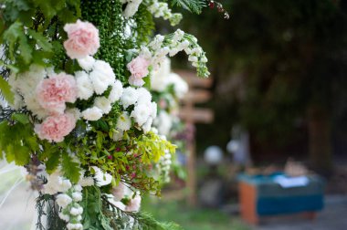 Bahçede güzel bir düğün buketi