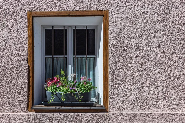 Fenêtres Dans Les Façades Belles Maisons — Photo