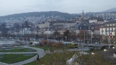 İsviçre 'nin Neuchatel kentindeki setin havadan görüntüsü. 4K