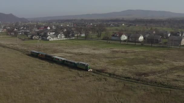 Aerial View Train Rides Railroad Drone Flight Locomotive Carriages Narrow — Vídeo de stock