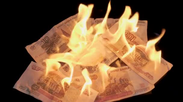 Orosz Pénz Lángokban Áll Orosz Monetáris Rendszer Pénzügyi Katasztrófájának Koncepciója — Stock videók