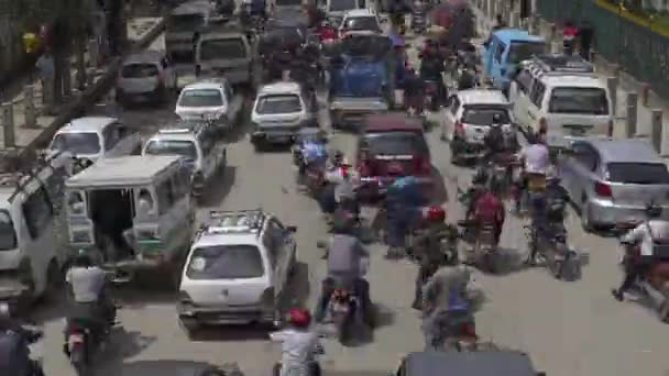 尼泊尔加德满都高峰时间的交通和行人交通 顶视图 时间流逝 — 图库视频影像