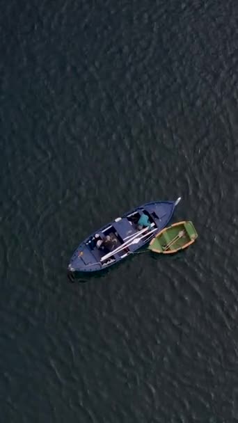 Flygfoto Över Många Fiskebåtar Viken Nära Byn San Andres Nordöstra — Stockvideo