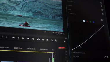 RGB eğrileri ve çalma kontrolleri ile video renk derecelendirme paneli, RGB eğrisi ayarlama ve zaman çizelgesi önizlemesi ile video düzenleme arayüzünün ayrıntılı görünümü