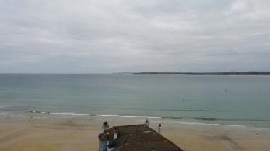 Cornwall İngiltere 'deki St. Ives plajından görüntü, Şubat 2023.