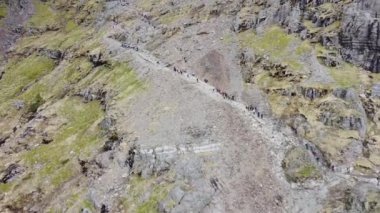 Snowdonia, Galler 'deki Ulusal Park Snowdonia' da, Fetheden Kardan: Galler 'in En Yüksek Zirvesine Bir Yolculuk, Nefes Kesen Manzaraları Keşfeden Efsanevi Kardan İzler Ulusal Parkı' nın Efsanevi Hikayeleri