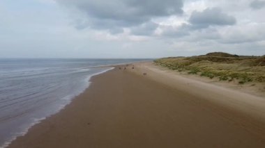 Formby Beach, İngiltere 'nin Merseyside kentinde İrlanda Denizi kıyısında yer alan popüler bir turizm merkezidir.