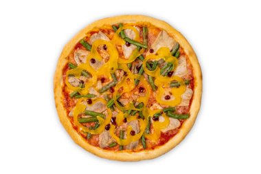 Sosisli ve sebzeli pizza.