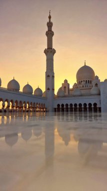 Şeyh zayed cami manzarası alacakaranlıkta, Abu dhabi