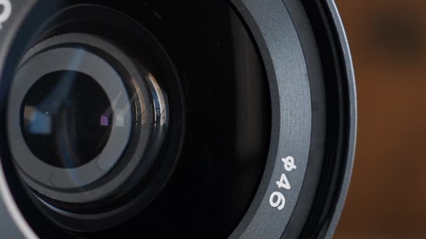 8孔光学透镜的膜片虹膜的闭合和打开 — 图库视频影像