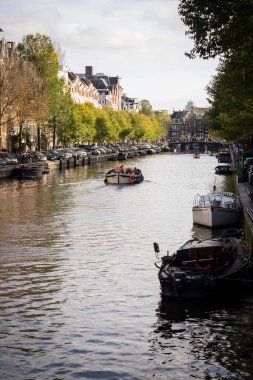 Amsterdam 'ın güzel şehri 16 - Hollanda' nın kanalları boyunca manzara