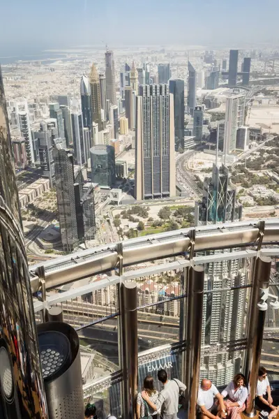 Dubai, BAE - 8 Mart 2025 - Burj Halife Kulesi 'nin 148. katından Dubai' nin havadan görünüşü - Birleşik Arap Emirlikleri - Seyahat güzergahı - 26