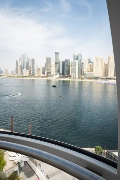 Dubai, BAE - 8 Mart 2025: Dubai 'deki Ain Eye dönme dolabından görüntüleme - Birleşik Arap Emirlikleri - Seyahat varış yeri - 3